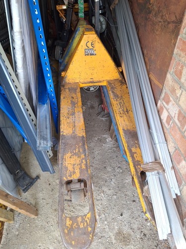 Joblot hand pump pallet - joblot, 3×hand