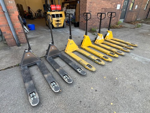 2500kg pallet trucks choice - 2500kg,