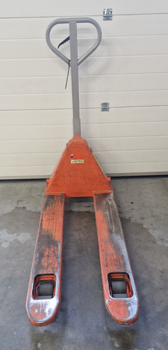 Warrior hand pallet truck - truck,
