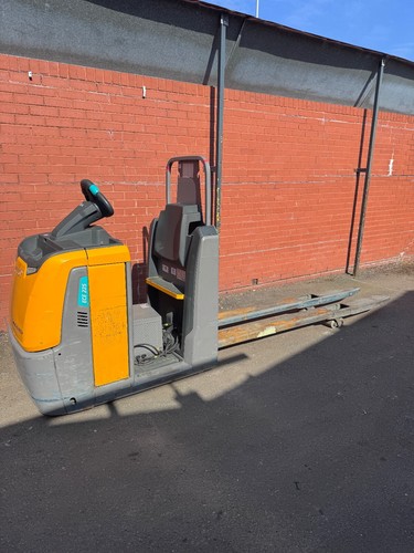 Jungheinrich long leg pallet