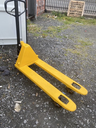 Used 2500kg pallet truck - used,