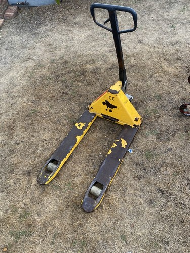 2500kg hand pallet truck - hand,