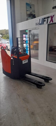 Toyota levio lpe250 ride on - levio,